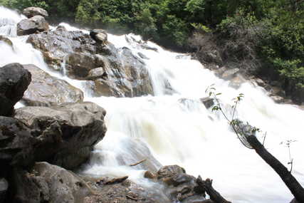 Photograph of a waterfall on our way out of the trek